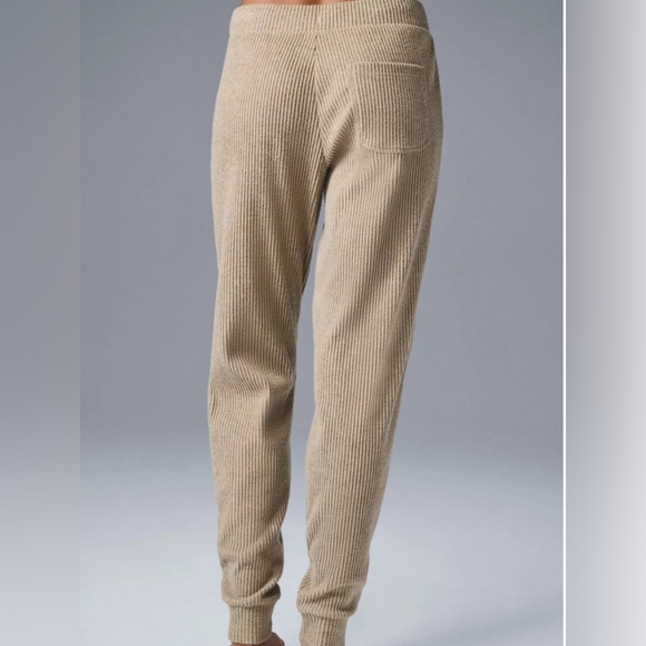 ALO MUSE SWEATPANTS - Picture 1 of 3